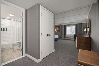 radisson hotel corning