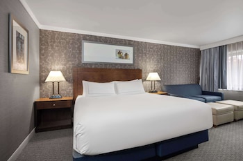 radisson hotel corning