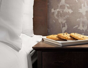 radisson hotel corning