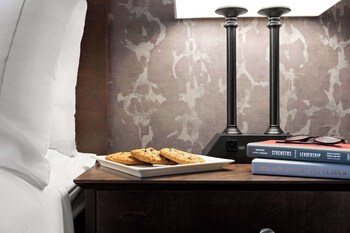 radisson hotel corning
