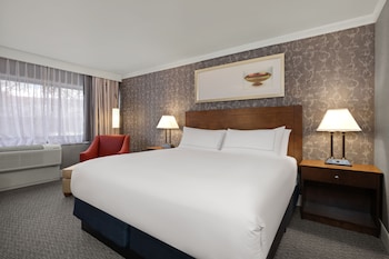 radisson hotel corning