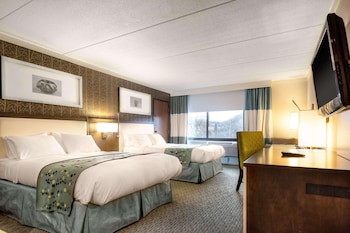 radisson hotel corning