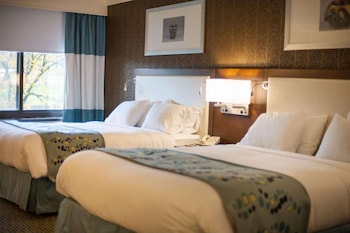radisson hotel corning