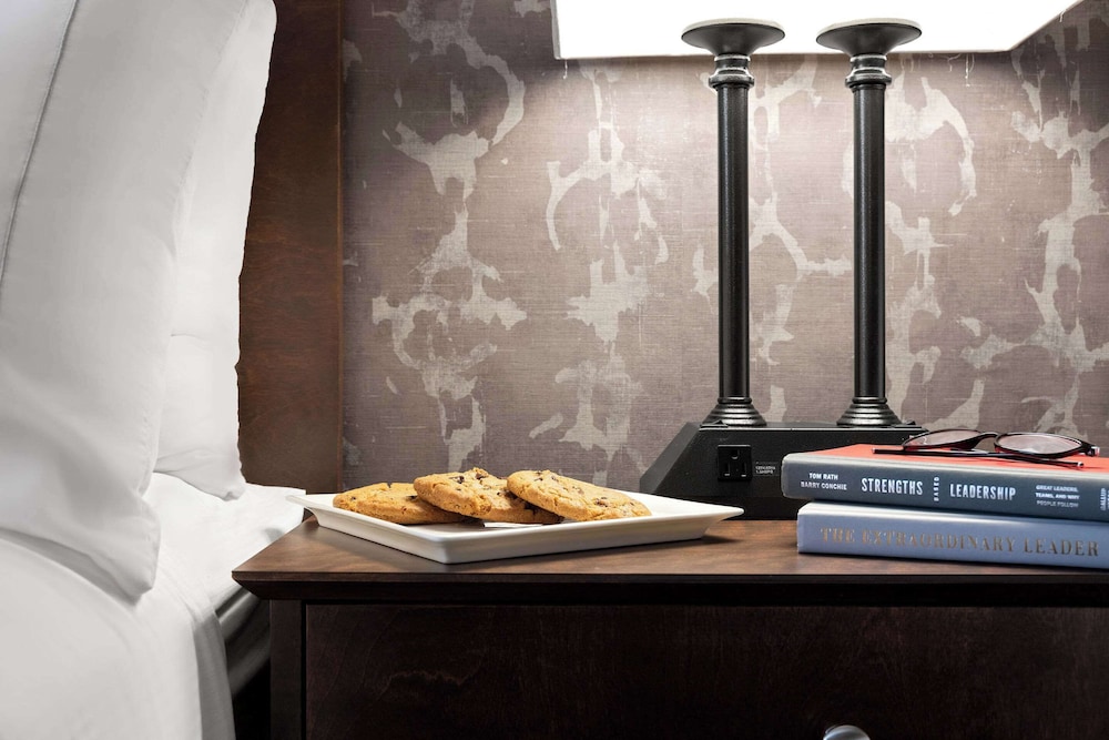 radisson hotel corning