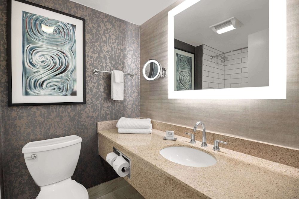 radisson hotel corning