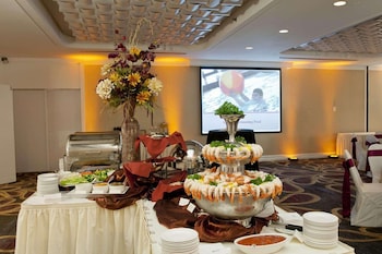 radisson hotel corning