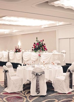 radisson hotel corning