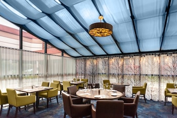 radisson hotel corning