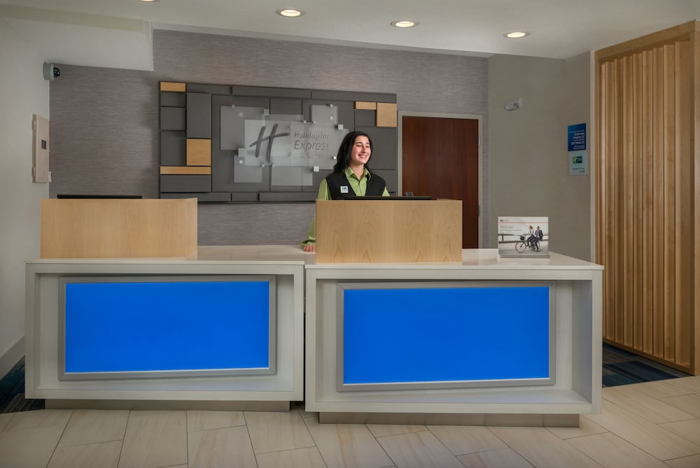 holiday inn express and suites lawrence by ihg