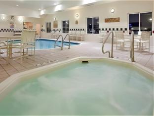 holiday inn express and suites lawrence by ihg