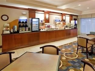 holiday inn express and suites lawrence by ihg