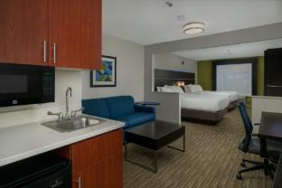 holiday inn express and suites lawrence by ihg