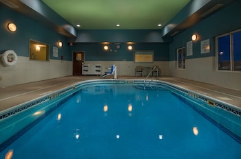 Holiday Inn Express & Suites Lawrence By Ihg,Topeka>>Lawrence,3 star