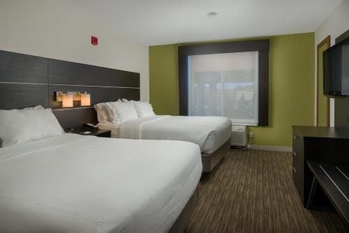 holiday inn express and suites lawrence by ihg