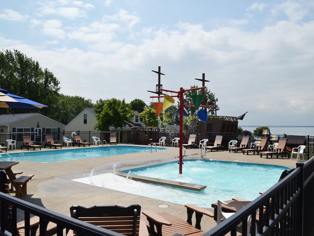 South Beach Resort Hotel,Marblehead>>Erie County,3 star