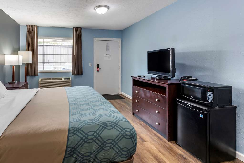 econo lodge inn and suites south