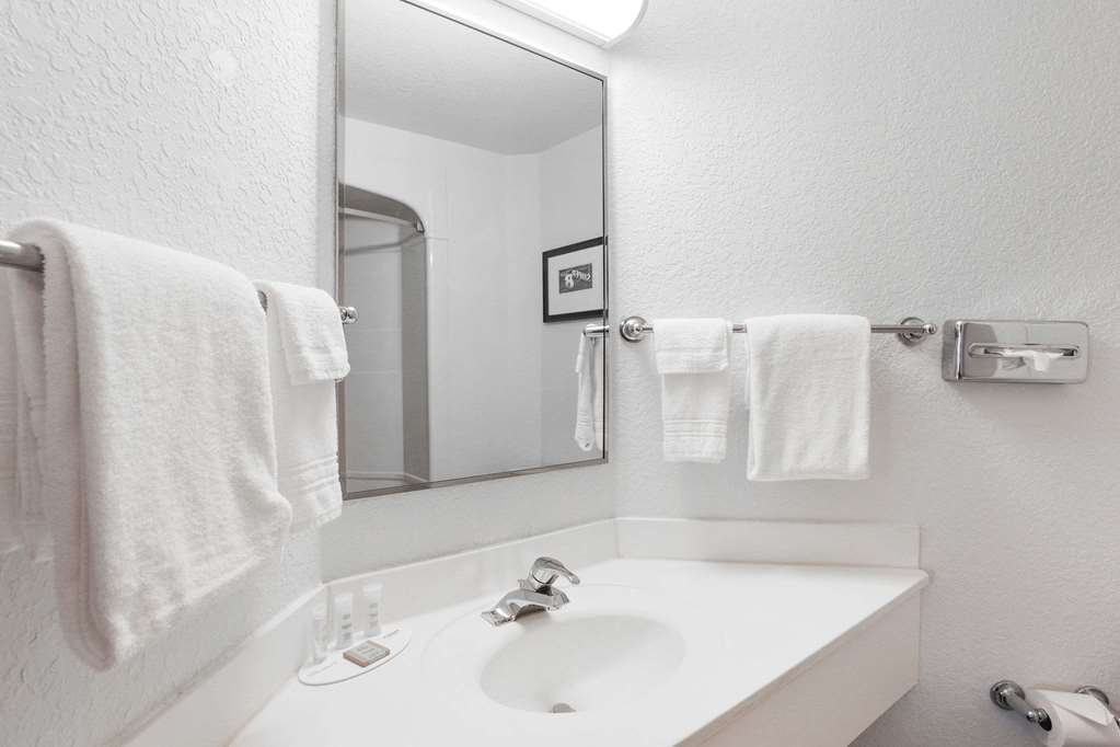 super 8 by wyndham sault ste marie