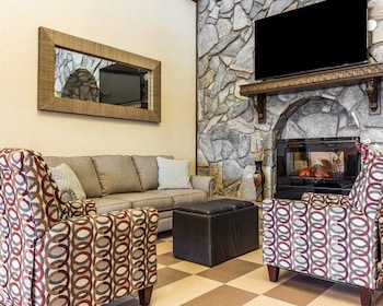 Quality Suites Hickory South,Hickory>>Catawba,3 star