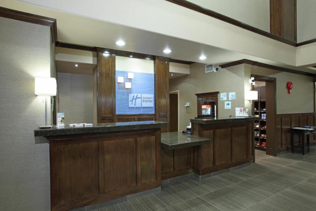 holiday inn express and suites vernon by ihg
