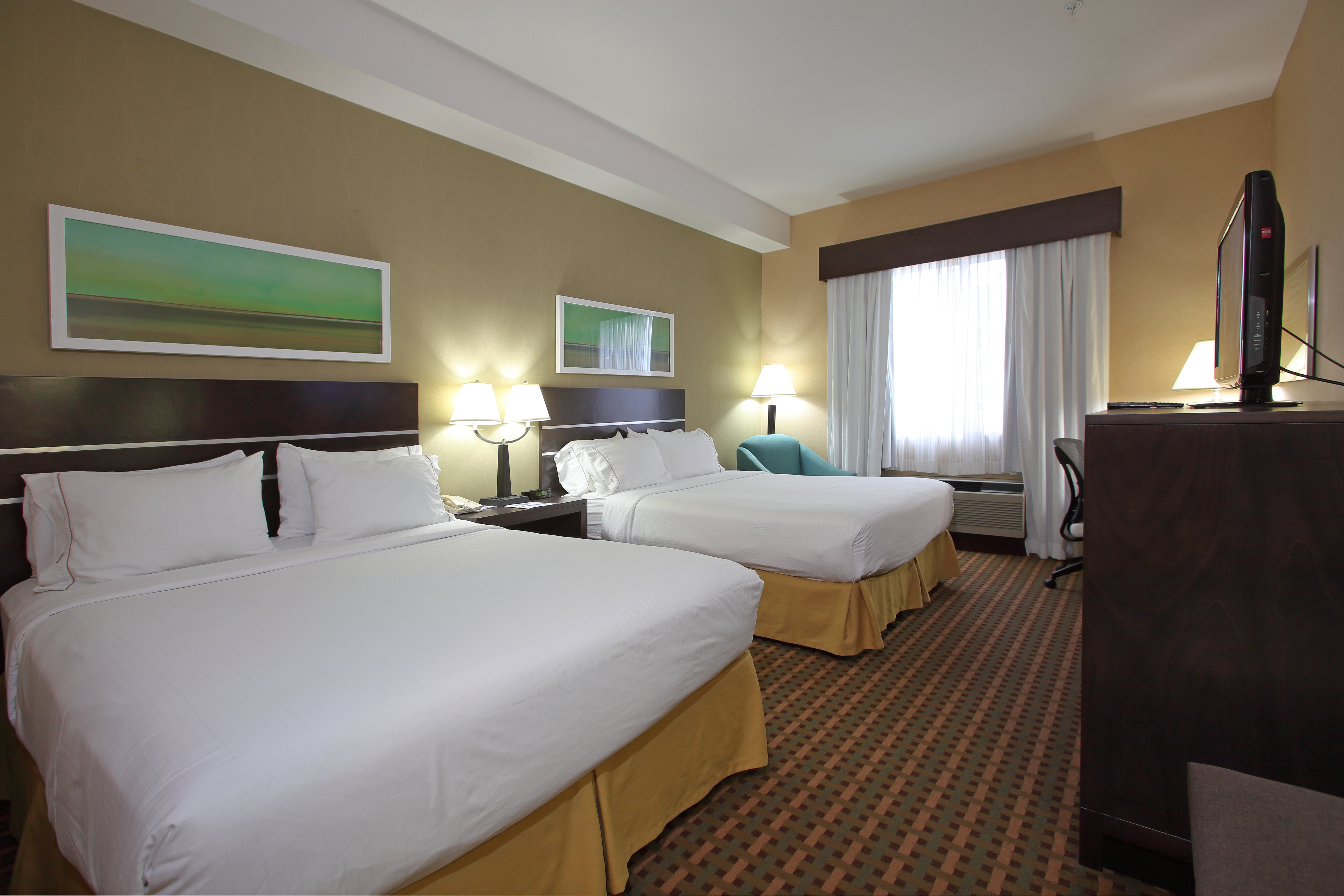 holiday inn express and suites vernon by ihg