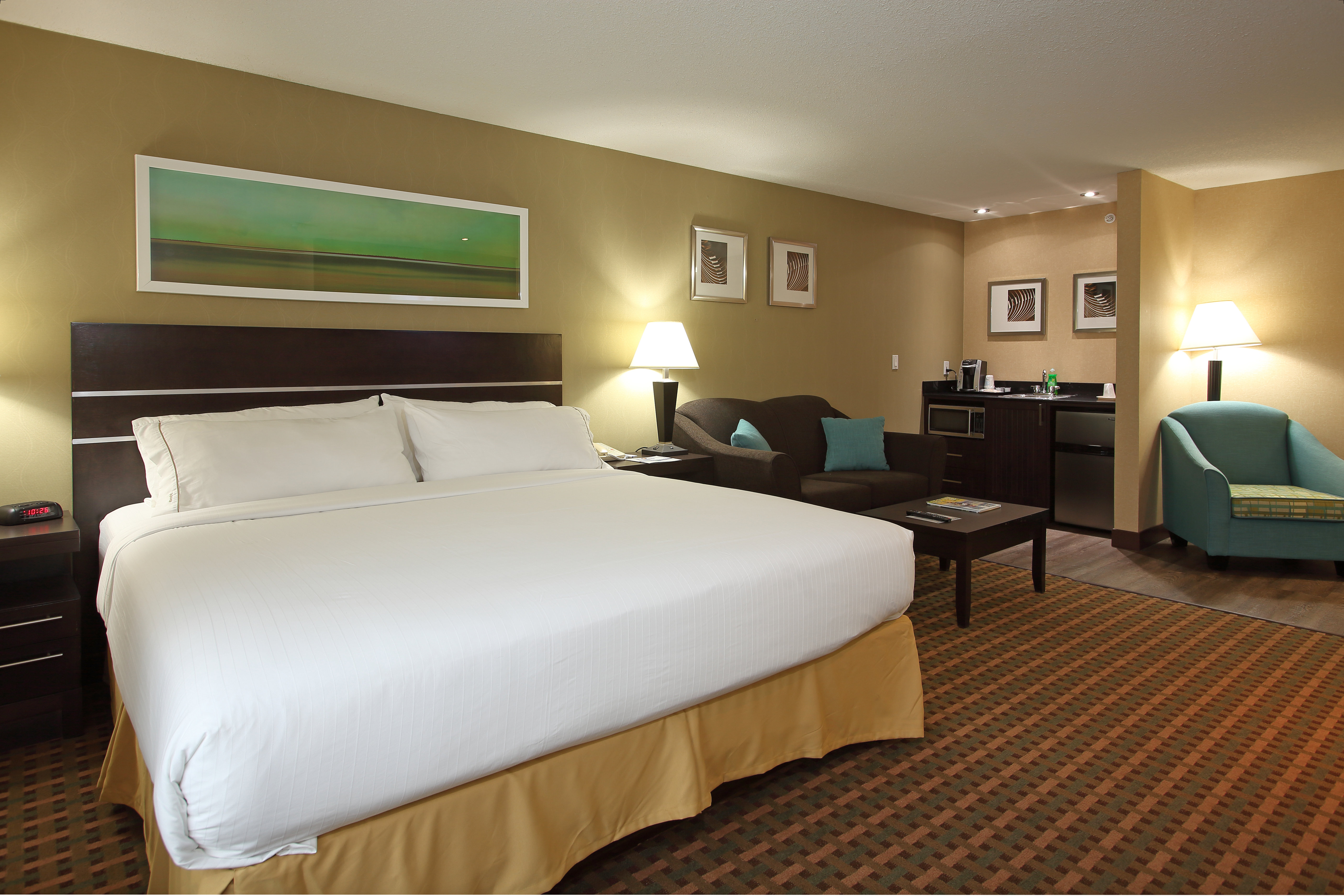 holiday inn express and suites vernon by ihg
