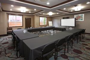 holiday inn express and suites vernon by ihg