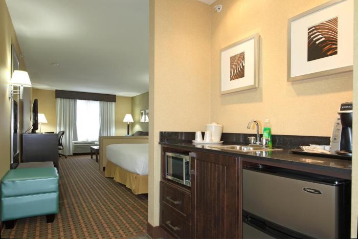 holiday inn express and suites vernon by ihg