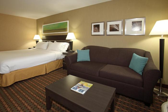 holiday inn express and suites vernon by ihg