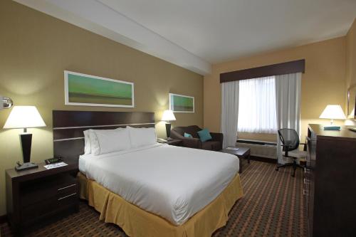 holiday inn express and suites vernon by ihg