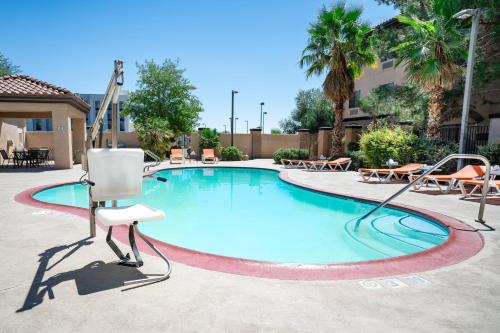 holiday inn express hotel and suites barstow outlet center by ihg