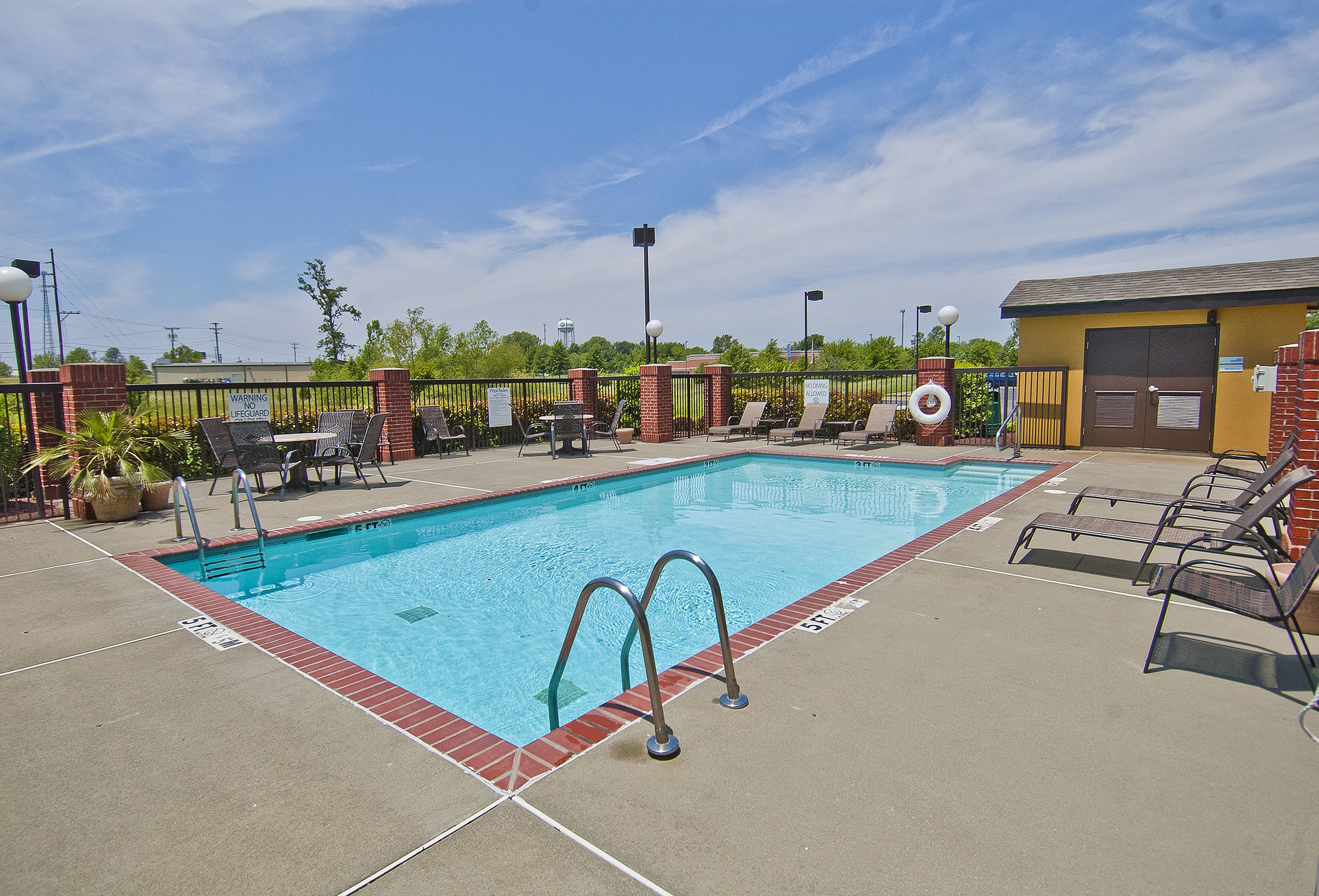 holiday inn express and suites olive branch by ihg