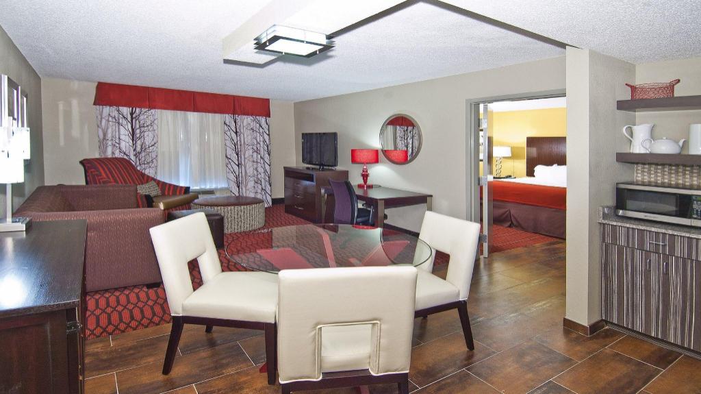 holiday inn express and suites olive branch by ihg