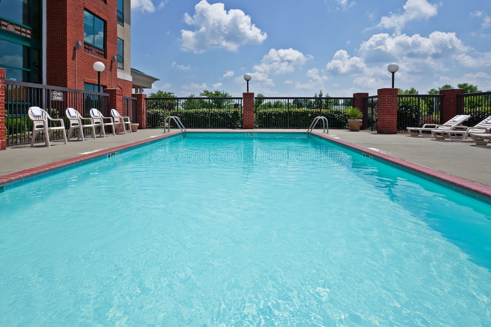 holiday inn express and suites olive branch by ihg