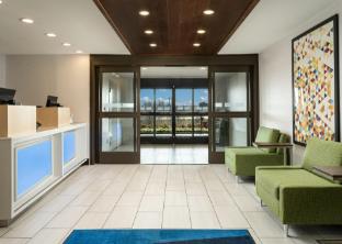 holiday inn express and suites olive branch by ihg