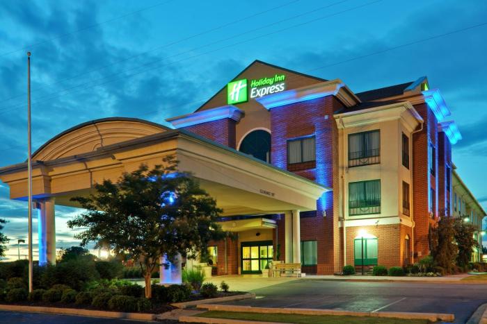 holiday inn express and suites olive branch by ihg