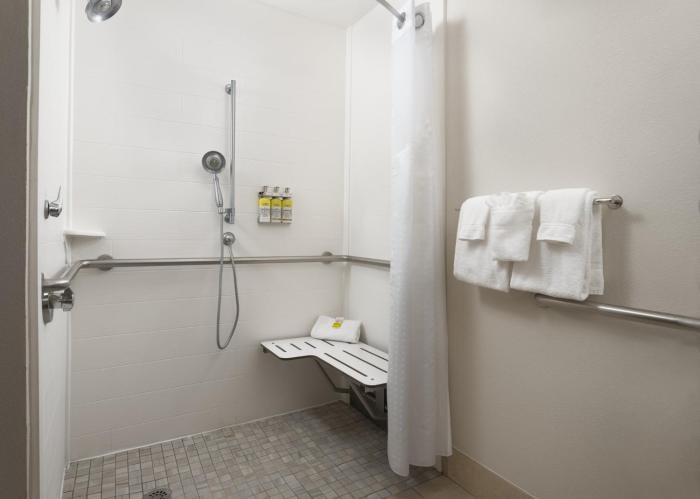 holiday inn express and suites olive branch by ihg