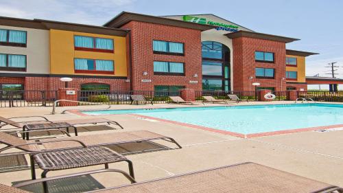 holiday inn express and suites olive branch by ihg