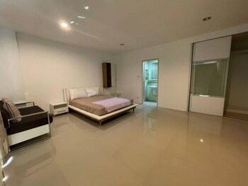 atroom hotel
