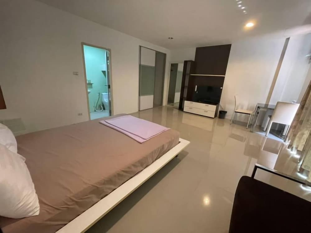 atroom hotel