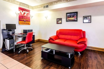 econo lodge christiansburg blacksburg i 81