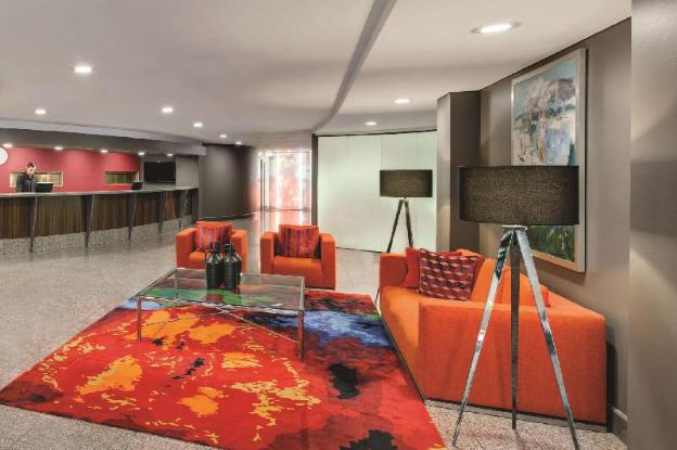 adina serviced apartments canberra james court