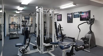 adina serviced apartments canberra james court