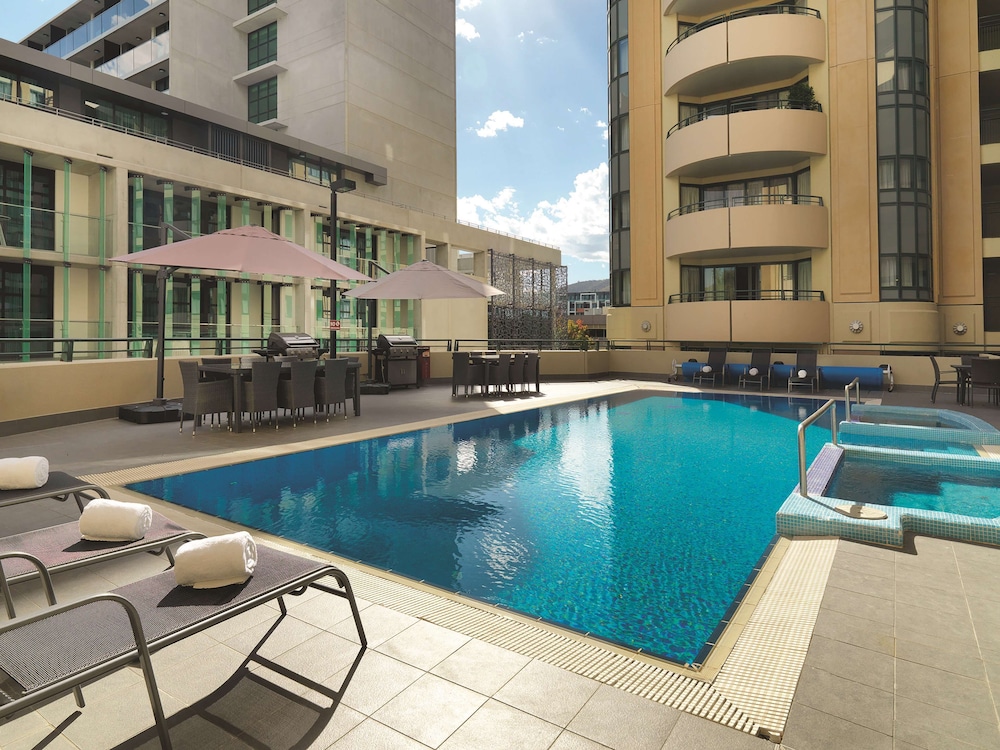 adina serviced apartments canberra james court
