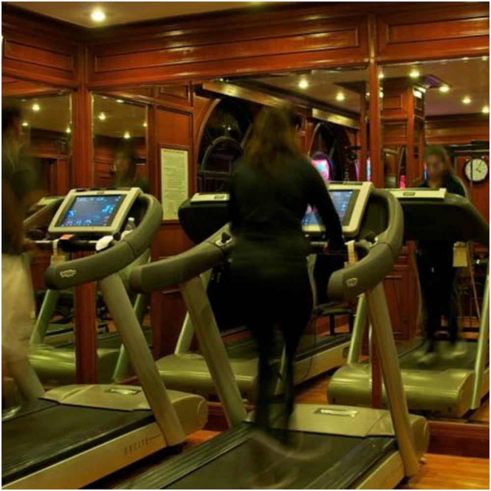 vivanta ernakulam marine drive