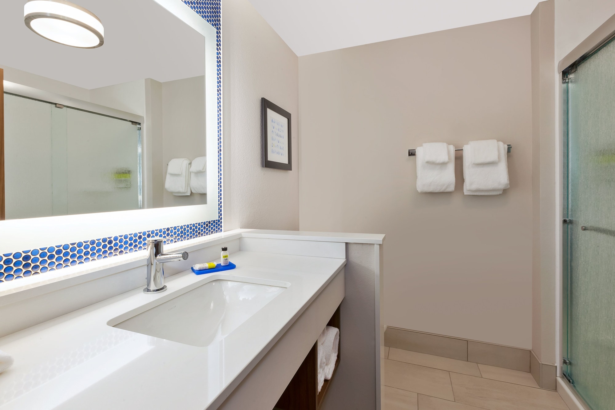 holiday inn express and suites eau claire west i 94