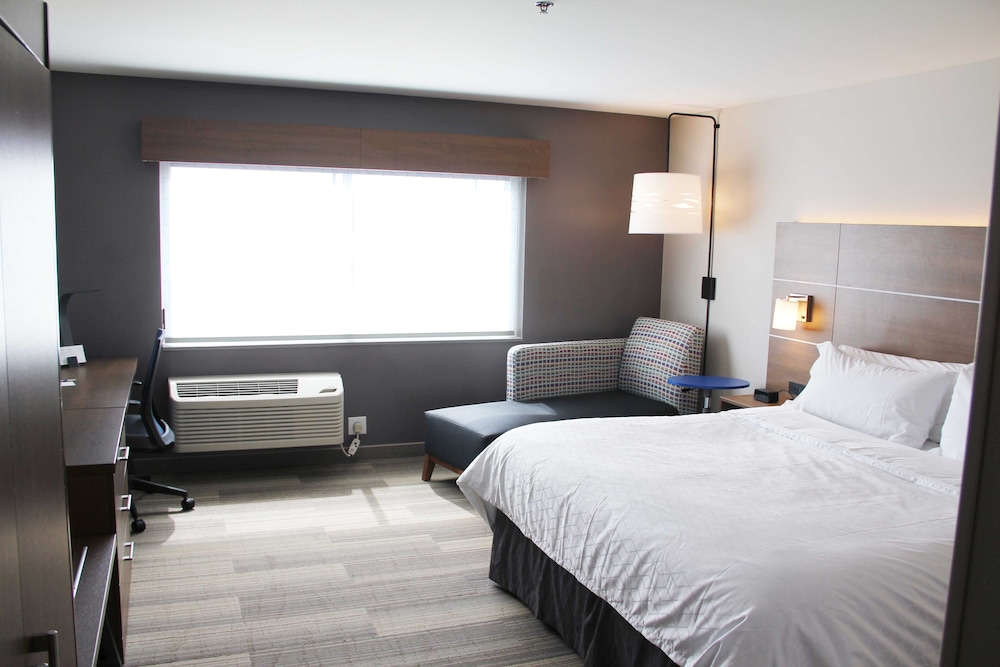 holiday inn express and suites eau claire west i 94