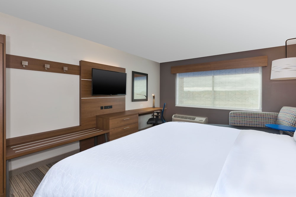 holiday inn express and suites eau claire west i 94