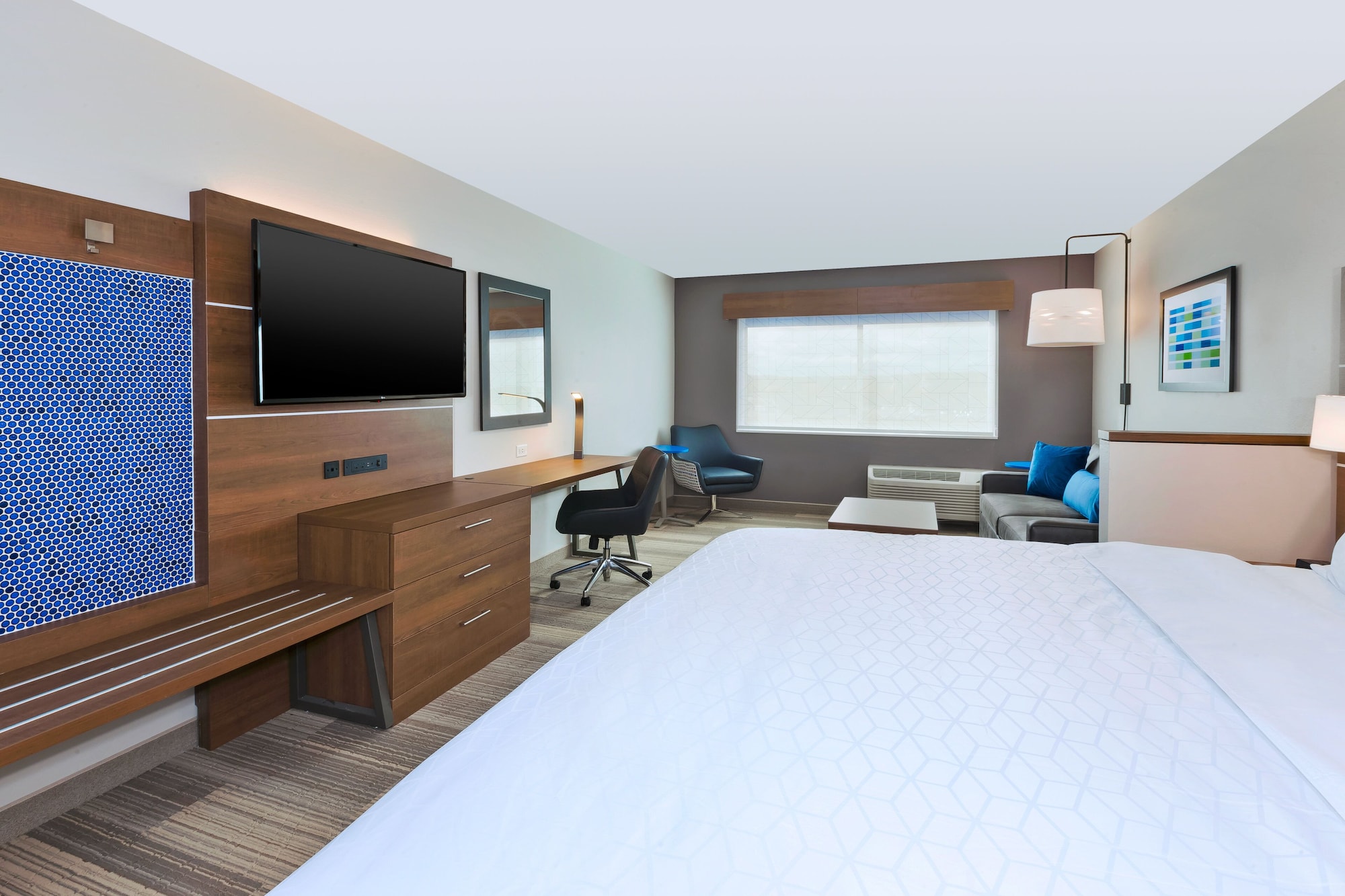 holiday inn express and suites eau claire west i 94