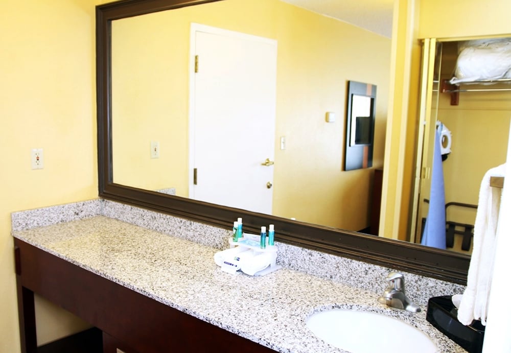 holiday inn express tifton by ihg