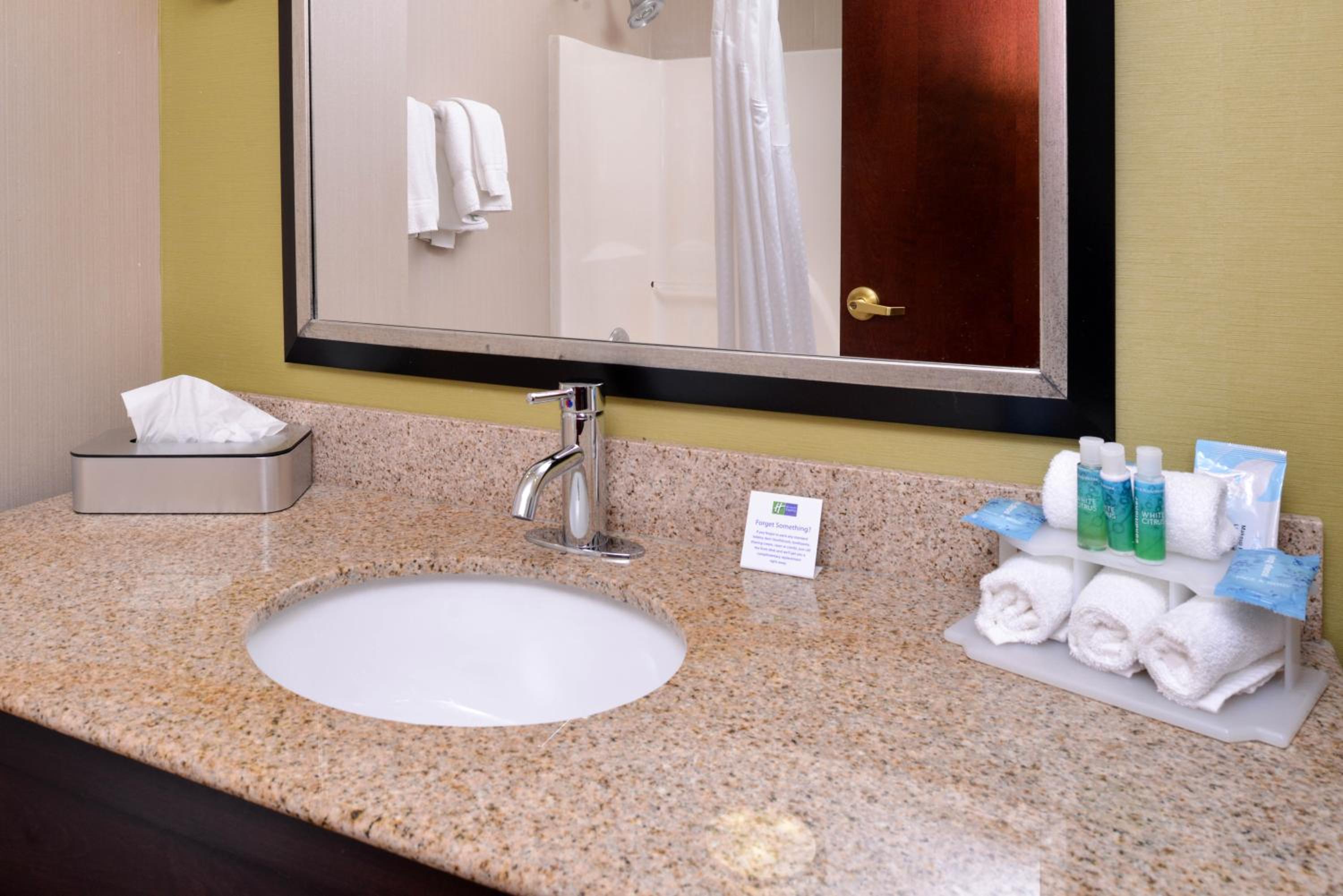 holiday inn express and suites north lima by ihg